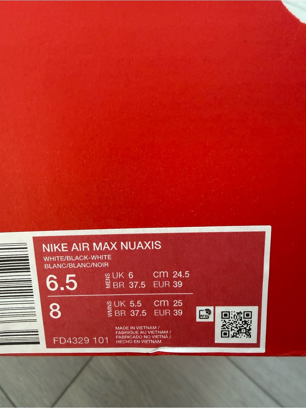 Nike Air Max NuAxis black and white - Picture 4 of 4